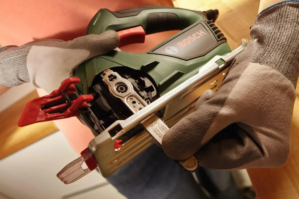 EasyCut 50 saw with NanoBlade, 500 watts