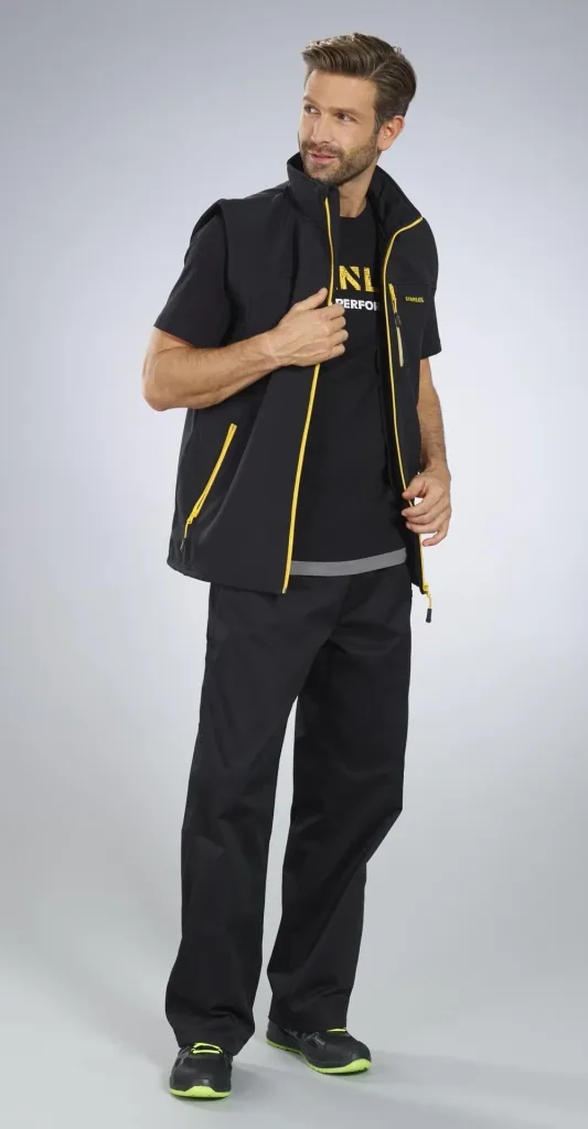 T-shirt, color black, size M