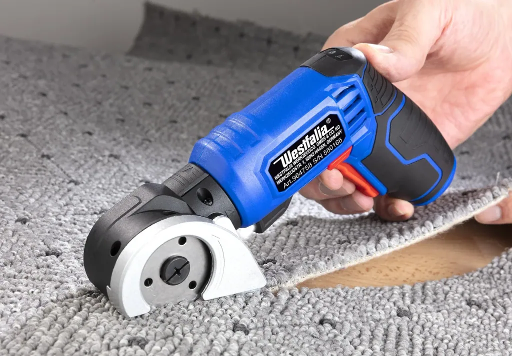 3.6 Volt battery multi-tool including XXL accessory set in a case