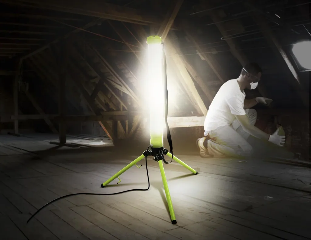 Work light with 360° illumination
