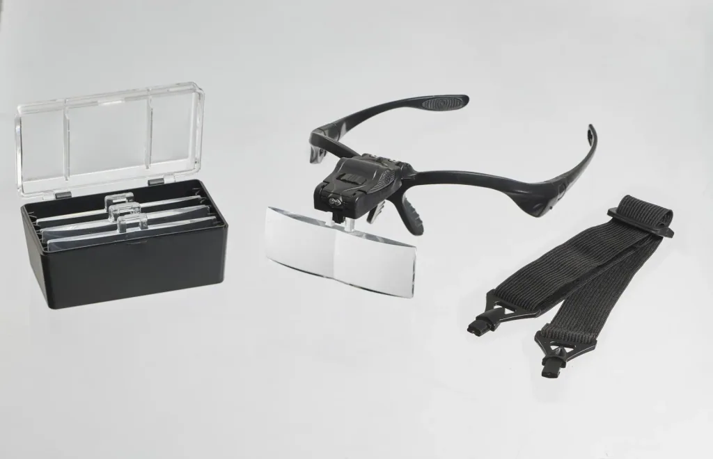 LED magnifying glasses with 5 magnification inserts