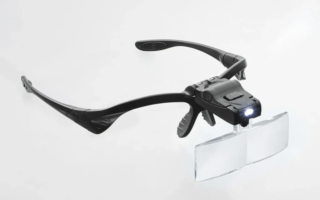 LED magnifying glasses with 5 magnification inserts