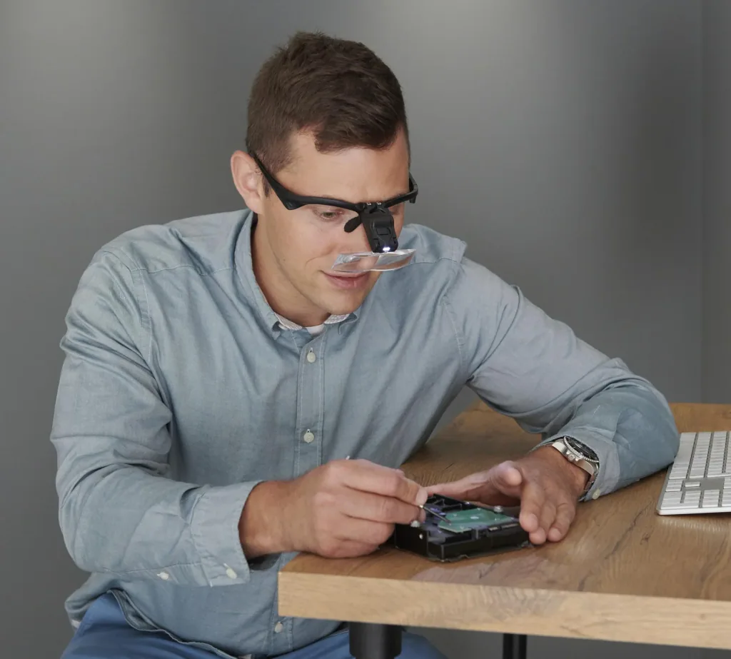 LED magnifying glasses with 5 magnification inserts