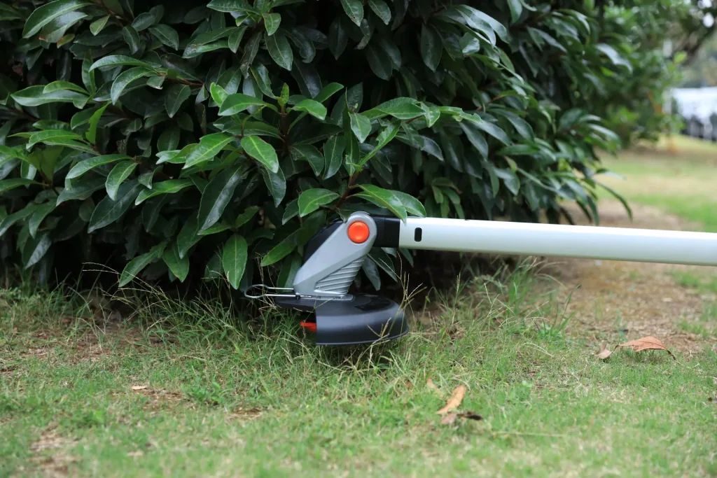 LT F23-EU 12V iFlex Rasentrimmer