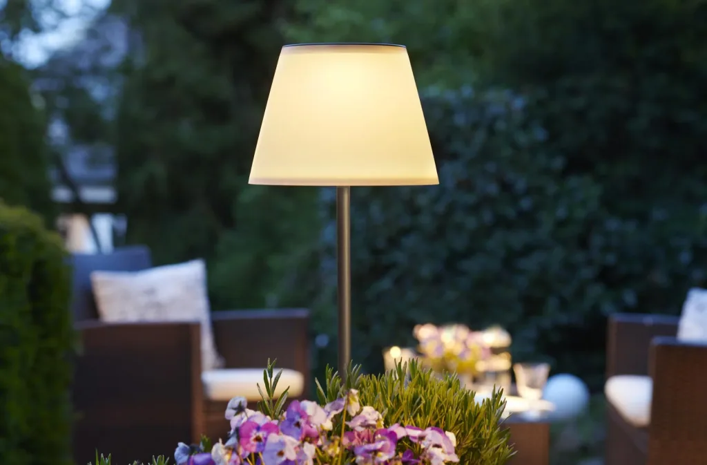 Solar garden light 2in1 in warm white and color change