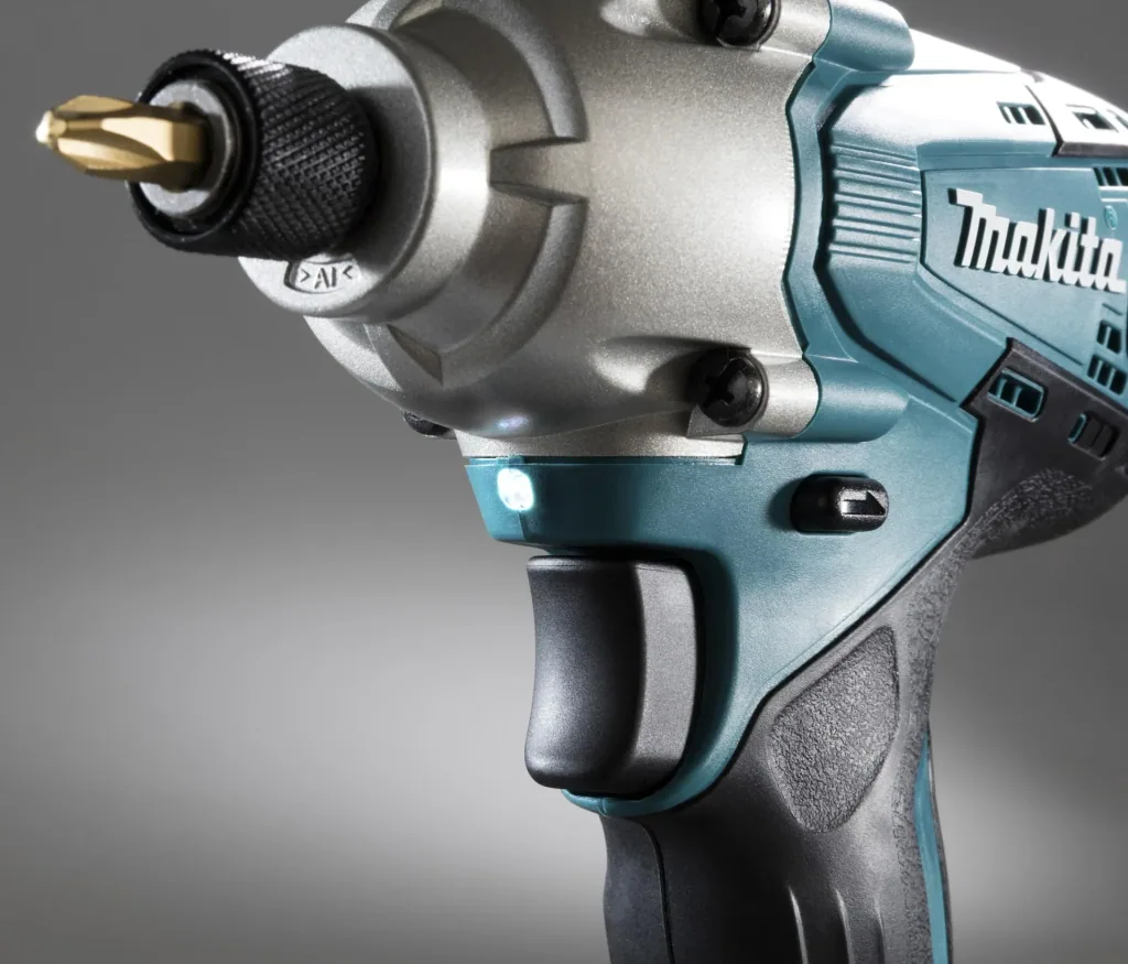 18V Li-Ion cordless impact wrench and cordless impact drill DK18015X1 including 2 batteries + free carrying case