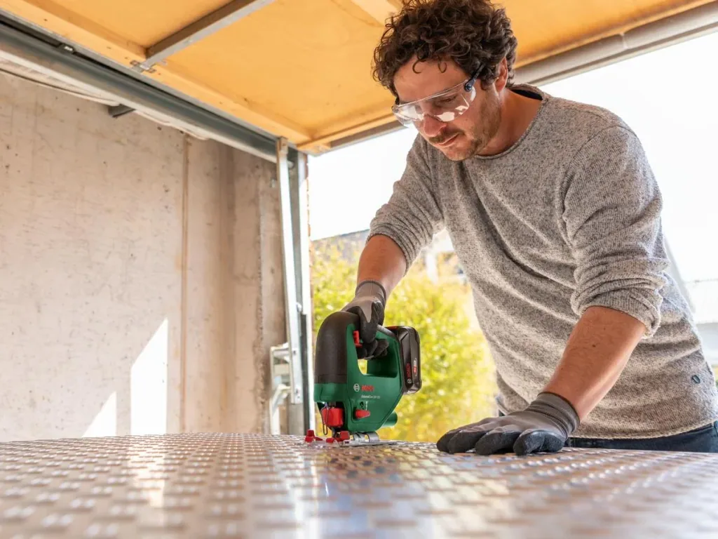 Cordless jigsaw UniversalSaw 18V-100