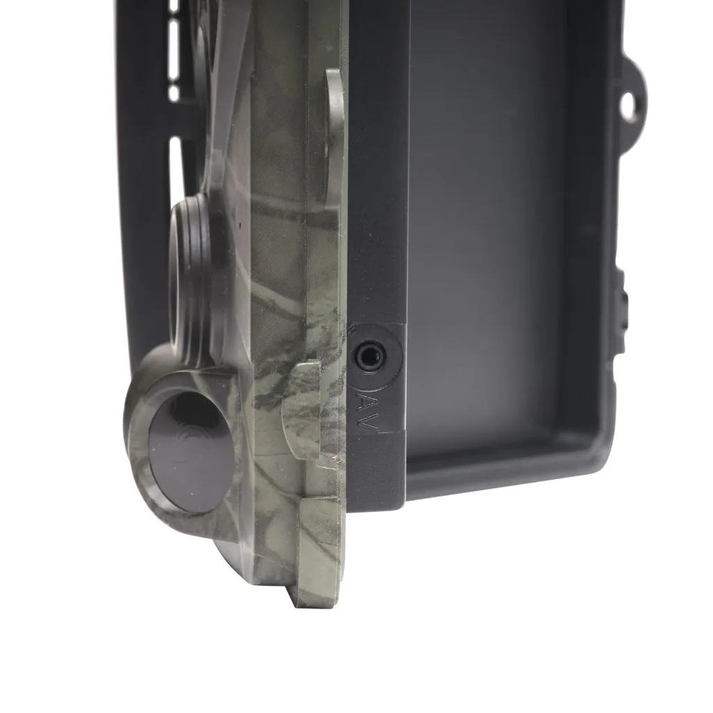 Wildlife and surveillance camera with Wi-Fi, 8 MP CMOS sensor and infrared illumination
